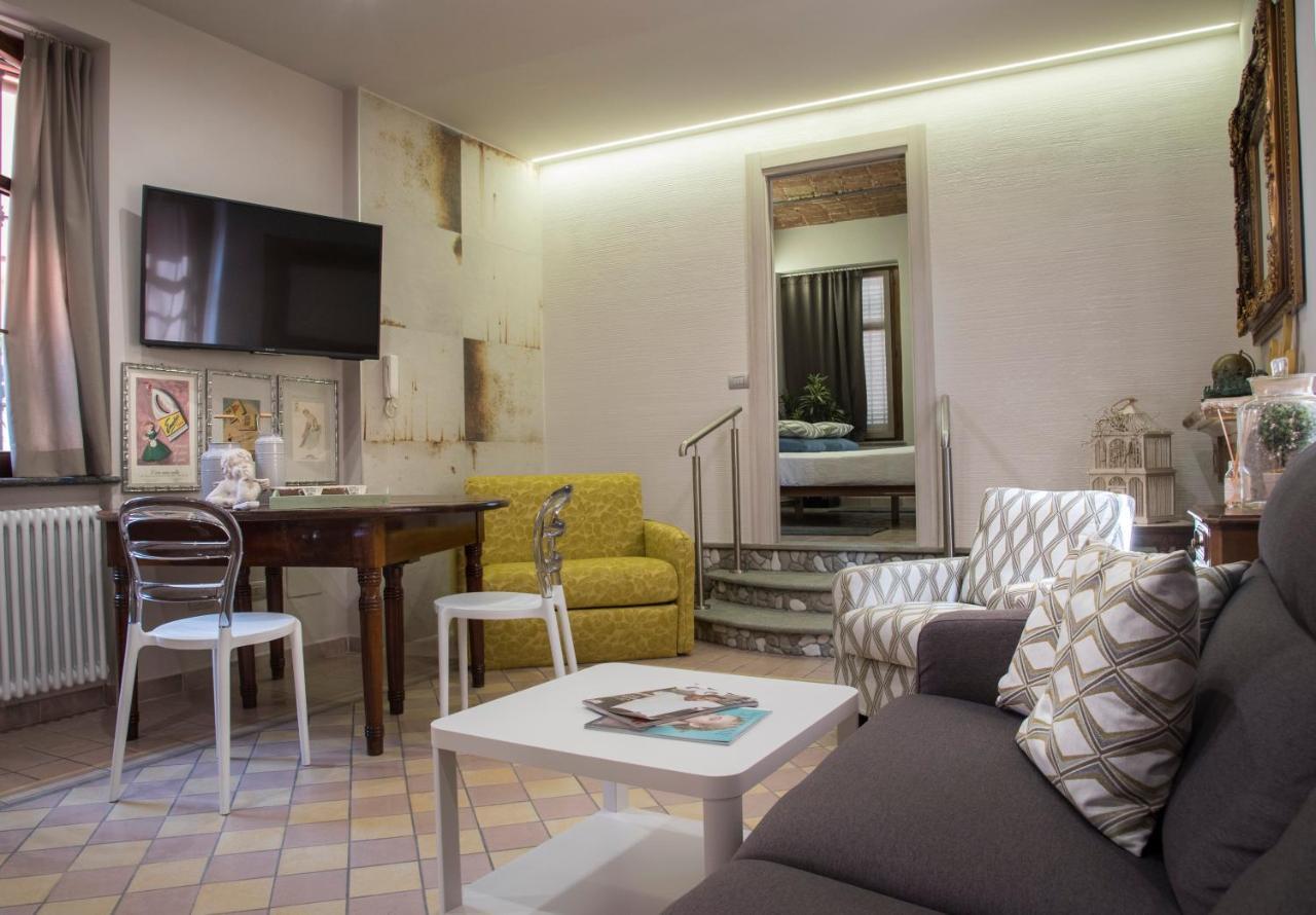 Appartamento Vacanze / Holiday Flat Farfalle&Rossobarbera Montegrosso dʼAsti Extérieur photo